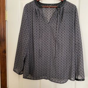 ❗️3/$10❗️Rose & Olive long sleeve Blouse